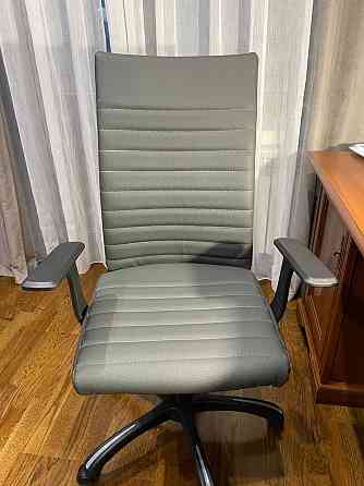 Кресло офисное, экокожа, новое, 2 шт Astana