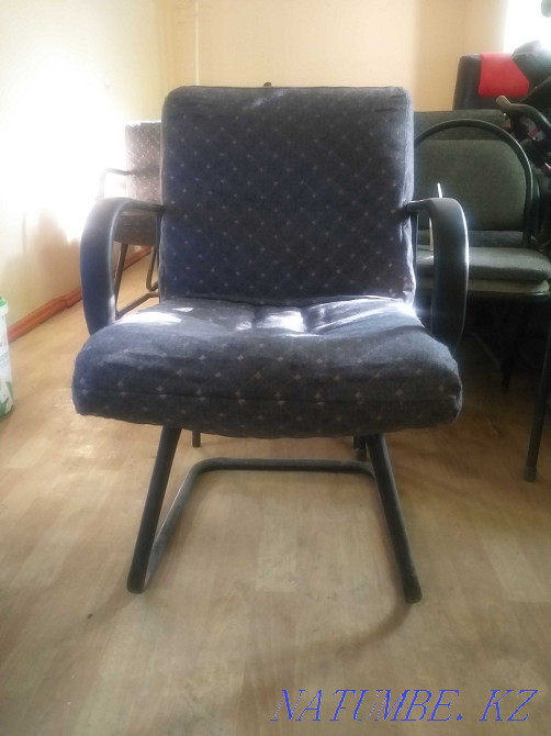Кресло офисное в хорошем состоянии Жетысай - изображение 2