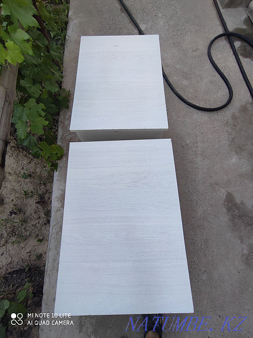 Urgently selling leather black sofa. Surface size 150*60 Нурмухамеда Есентаева - photo 5