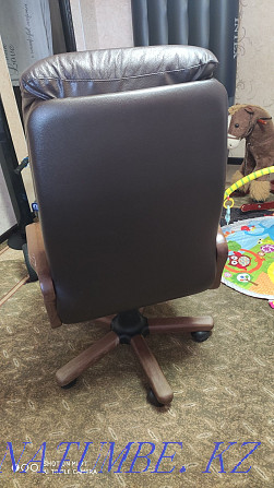 Продам кожаное кресло Конаев - изображение 2