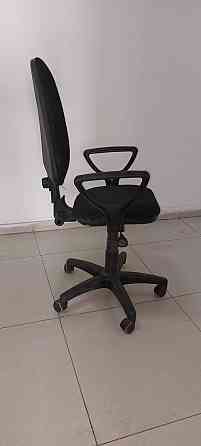 Продам офисное кресло хорошее 8.000 Aqtau