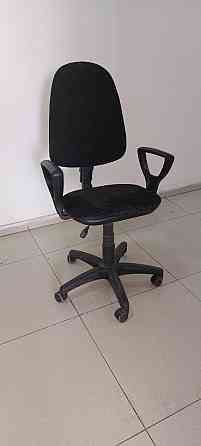 Продам офисное кресло хорошее 8.000 Актау