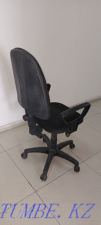 Продам офисное кресло хорошее 8.000 Актау - изображение 3