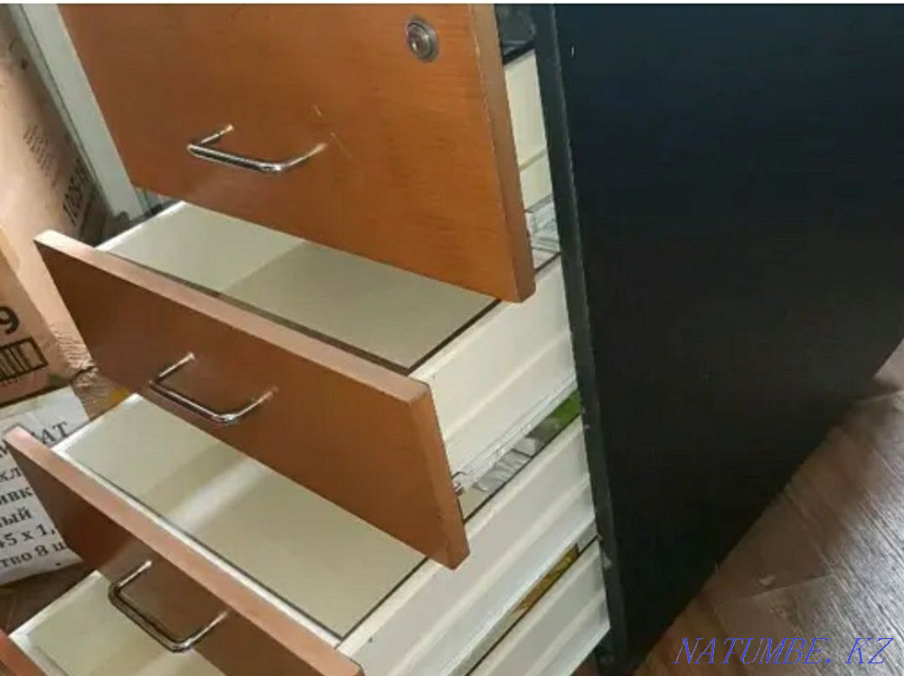 Used chest of drawers with 4 drawers Almaty - photo 3