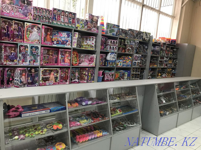 Showcases and shelves for sale almost new Shymkent - photo 1