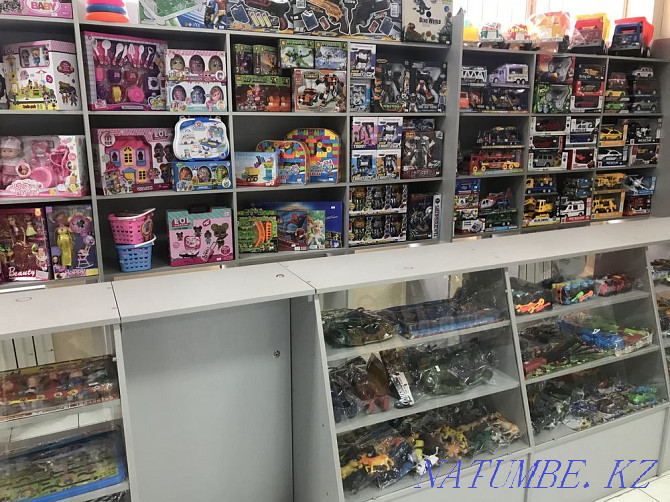 Showcases and shelves for sale almost new Shymkent - photo 2