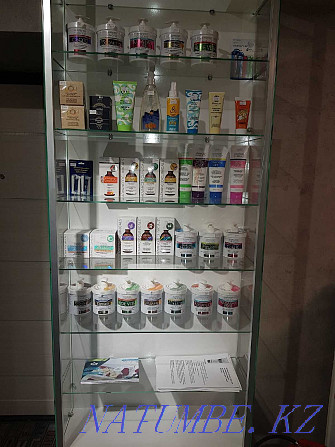 glass showcase with shelves Almaty - photo 5