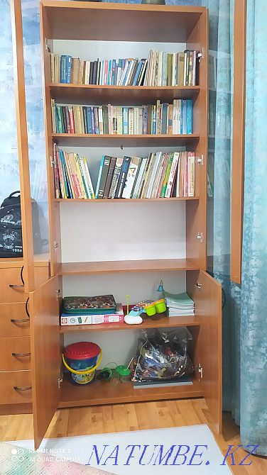 Glass bookcase  - photo 3