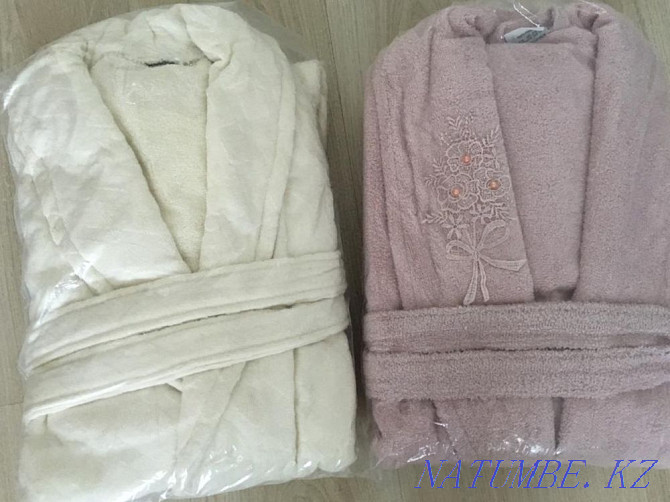 Tablecloths with napkins (26), bathrobes, blankets Astana - photo 3