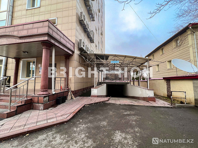 Entire business center, 5730 m² Almaty - photo 3