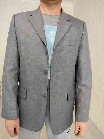 Продам серый пиджак в отличном состояни Almaty
