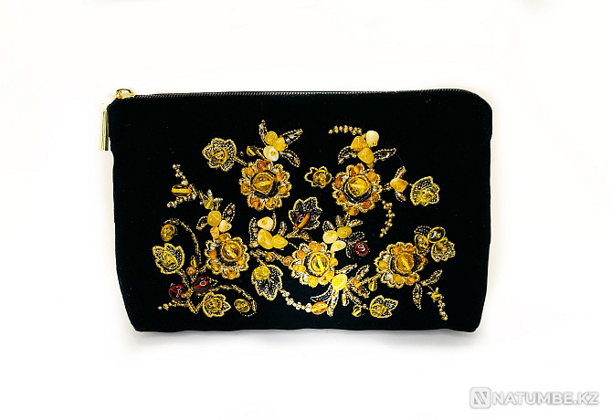 Cosmetic bag velvet, embroidered with amber Moscow - photo 2