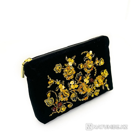 Cosmetic bag velvet, embroidered with amber Moscow - photo 3