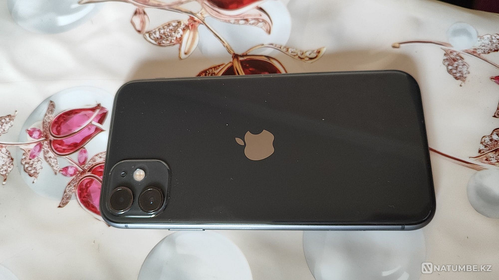 Iphone 11 Бу. 64гб не лагает Емкость 90. Алматы - изображение 2