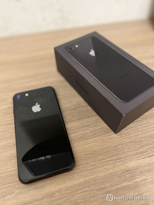Iphone 8; 64 G; в идеальном состоянии Алматы - изображение 2