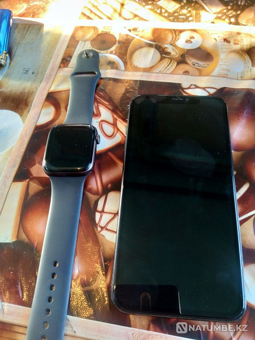 Selling iPhone xs max 256gb + apple watch se 44mm Almaty - photo 1