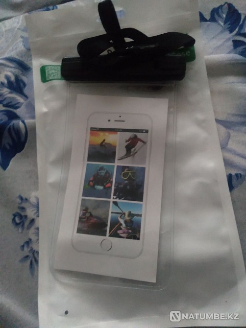 Selling galaxy A01 in good condition, complete with case; charger Almaty - photo 3