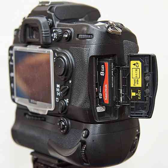 Nikon D300 тушка body Алматы