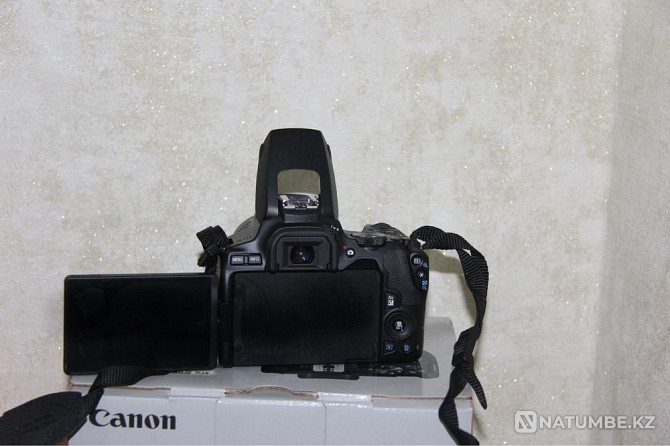 Professional camera Canon 250D 18-55mm is. With a box. Almaty - photo 4