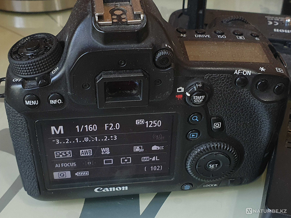Canon EOS 6D; 35mm f2; battery grip kit Almaty - photo 3