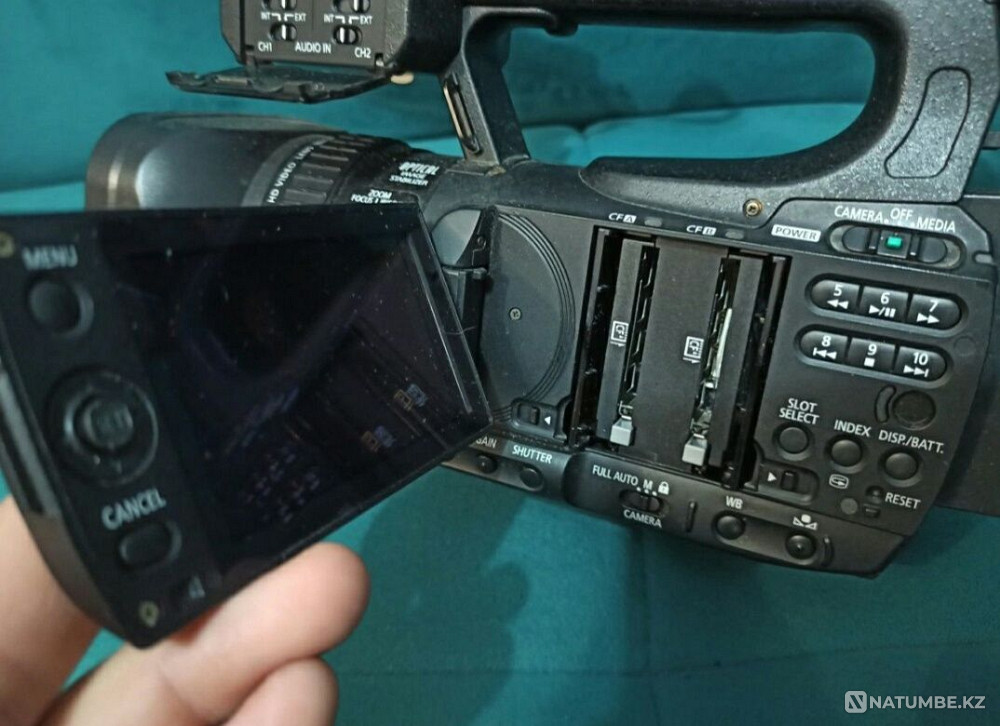 Canon XF100 A видеокамера Алматы - изображение 1
