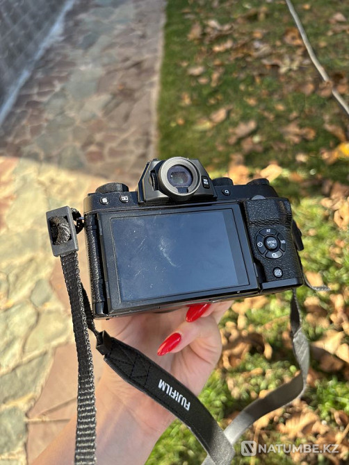 Fujifilm x-t100 Фотоаппарат Алматы - изображение 8