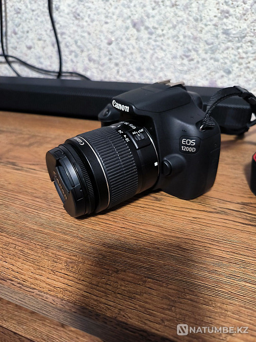Selling a Canon EOS 1200D camera Almaty - photo 1