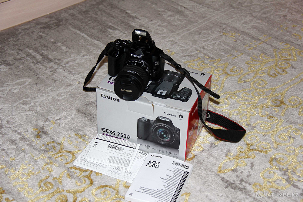 Профессиональный фотоаппарат Canon 250D 18-55mm STM. Коробка Алматы - изображение 3