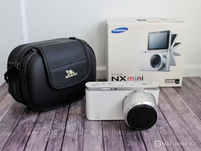 2 линзасы мен корпусы бар Samsung NX Mini жинағы  Алматы - изображение 1