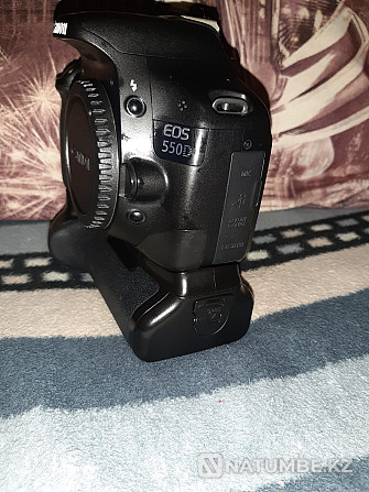 Canon 550d 18-55 жинақ линзасы тамаша жағдайда  Алматы - изображение 4