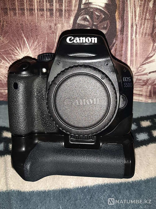 Canon 550d с объективом 18-55 kit в отличном состоянии Алматы - изображение 1