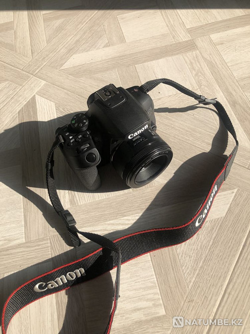 Продам зеркальный фотоаппарат Canon EOS 850D Алматы - изображение 1