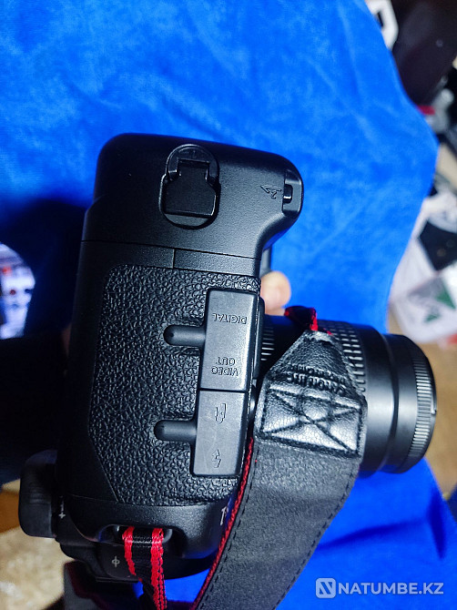 Canon Eos-1D Mark ii тушка из японии Алматы - изображение 8