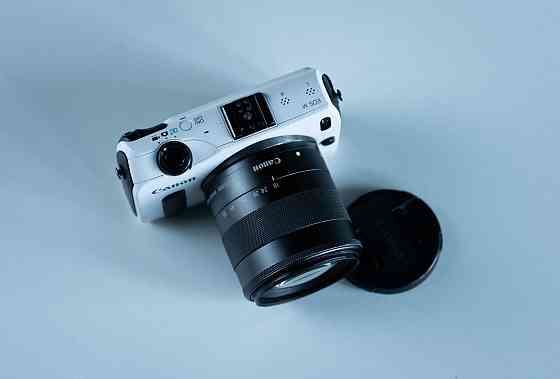 Камера для RAW видео Canon EOS M + объектив Canon 18-55 IS kit Алматы