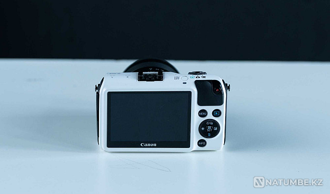 Камера для RAW видео Canon EOS M + объектив Canon 18-55 IS kit Алматы - изображение 3