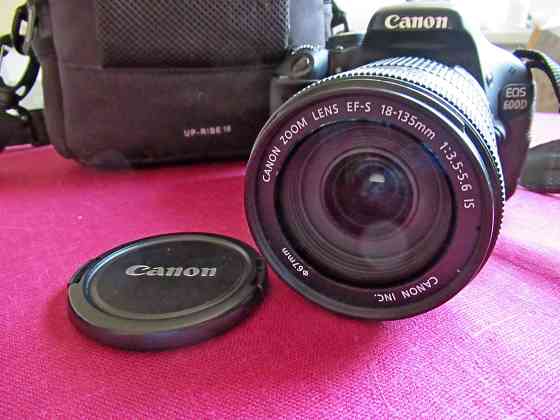 Цифровой фотоаппарат Canon 600D c объективом 18-135 мм  Алматы