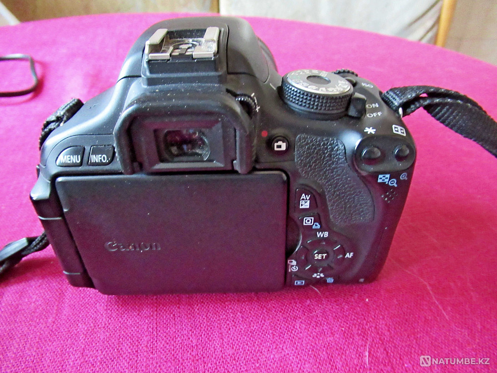 Цифровой фотоаппарат Canon 600D c объективом 18-135 мм Алматы - изображение 4