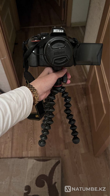 Camera with tripod and 32 GB SD memory card Almaty - photo 2