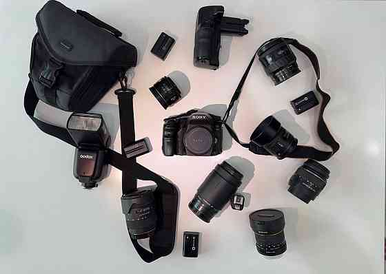 Sony A77 (SLT-77) + 7 объективов (Sony; Tamron; Zeiss; Minolta)  Алматы