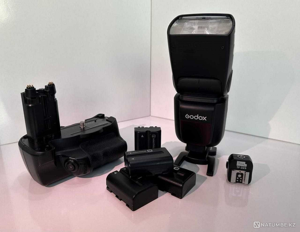 Sony A77 (SLT-77) + 7 объективов (Sony; Tamron; Zeiss; Minolta) Алматы - изображение 6