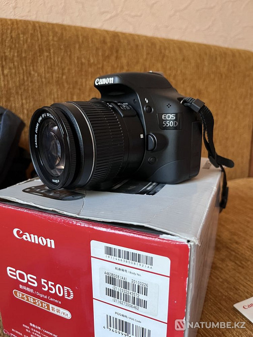 Canon 550D + сумка; флешкарта 32 Гб Алматы - изображение 2