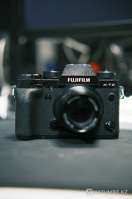 Fujifilm X-T2 в среднем состоянии с объективом 35мм 1.4/Торг Алматы - изображение 1