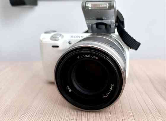 Фотоаппарат Sony alpha nex-5t с портретным объективом Almaty