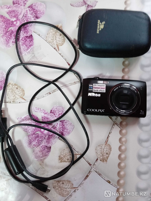 Selling Nikon camera with case and charger Almaty - photo 1