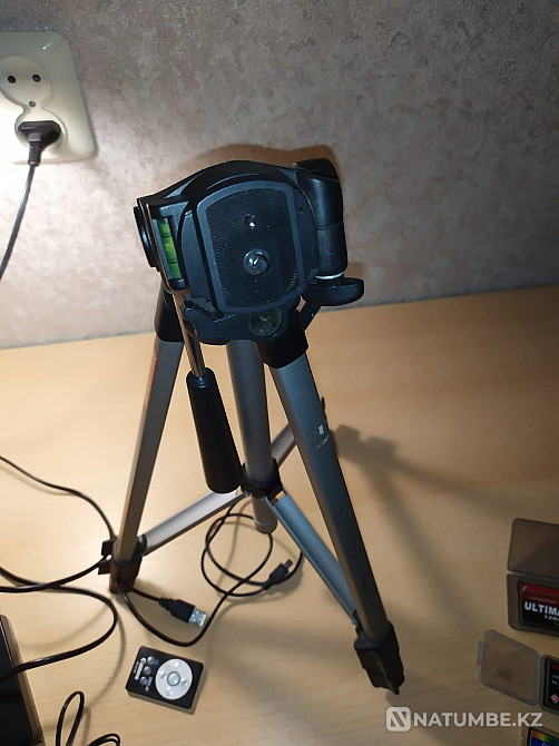 Фотоаппарат Canon в комплекте со штативом Алматы - изображение 3