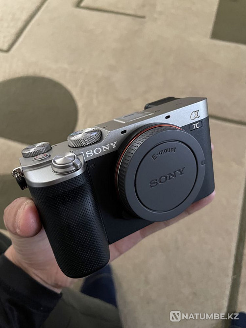 Sony a7 c вместе с объективом Алматы - изображение 3