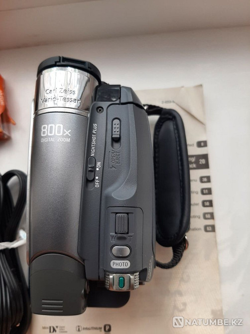 Продаём видеокамеру SONY M. DCR-HC26E  - изображение 3