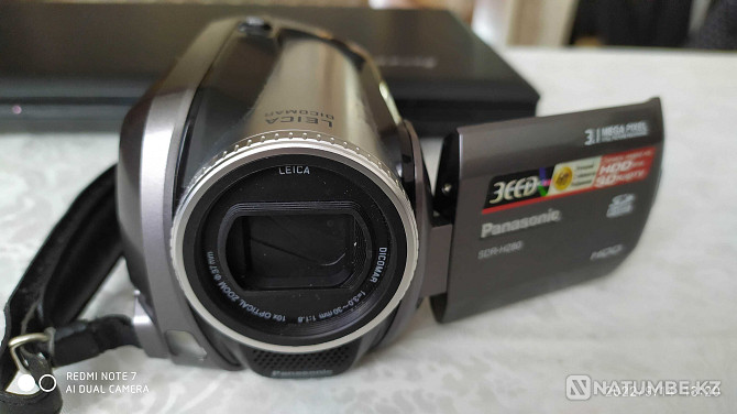 Selling semi-professional video camera Panasonic SDR-H280  - photo 4