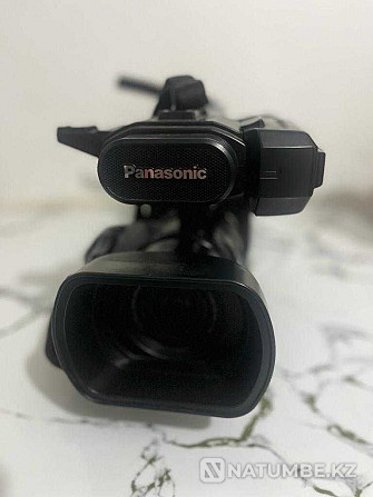 Professional Video Camera  - photo 3