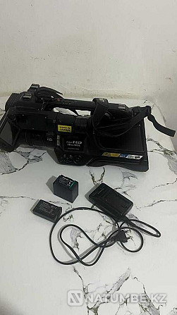 Professional Video Camera  - photo 1